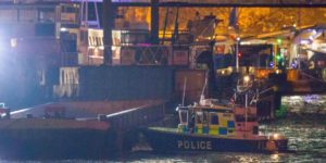 BOAT RACE COULD BE CANCELED AFTER UNEXPLODED BOMB IS FOUND IN THAMES